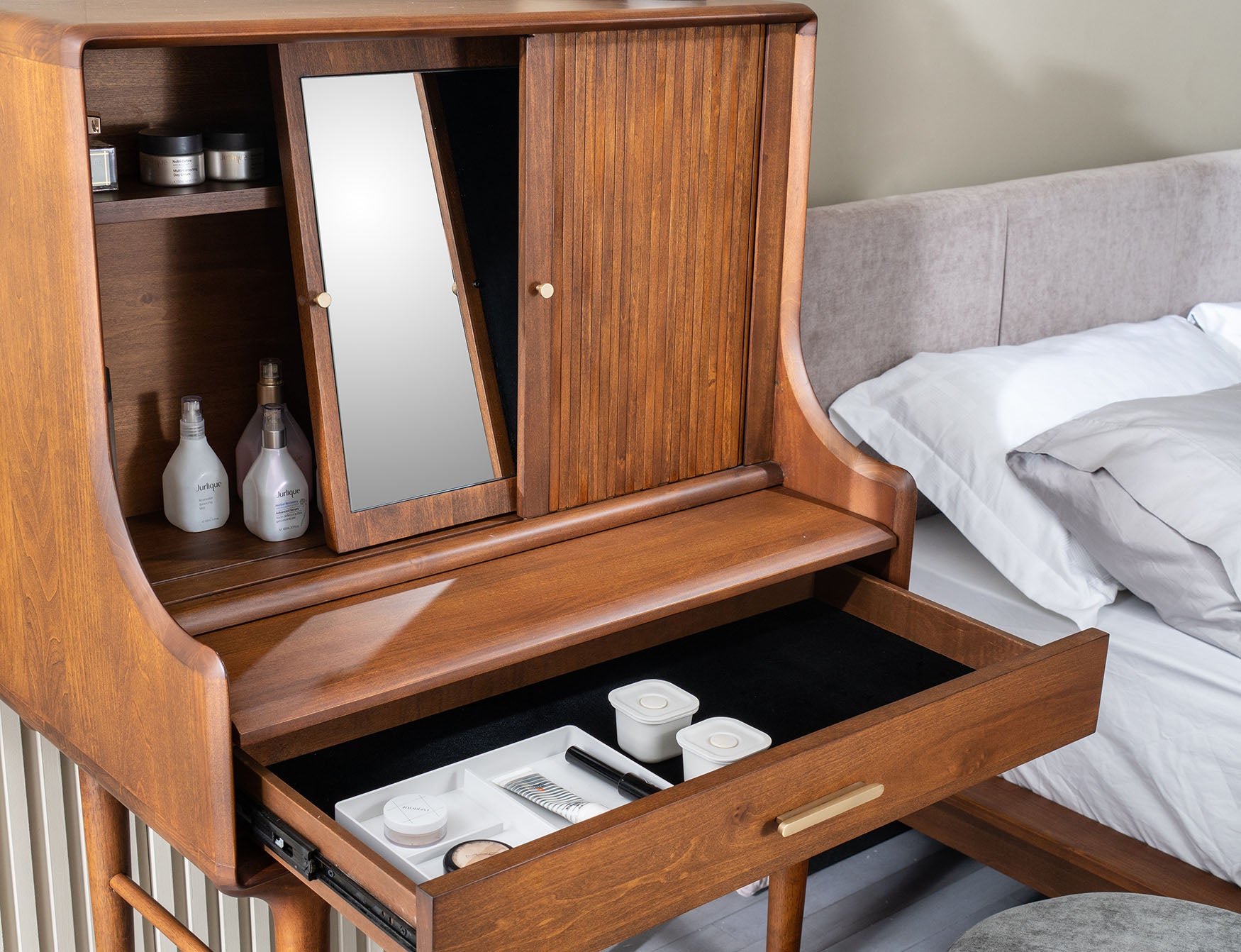 ドレッサー・鏡台 | おしゃれな家具・インテリア通販【暮らしのデザイン】