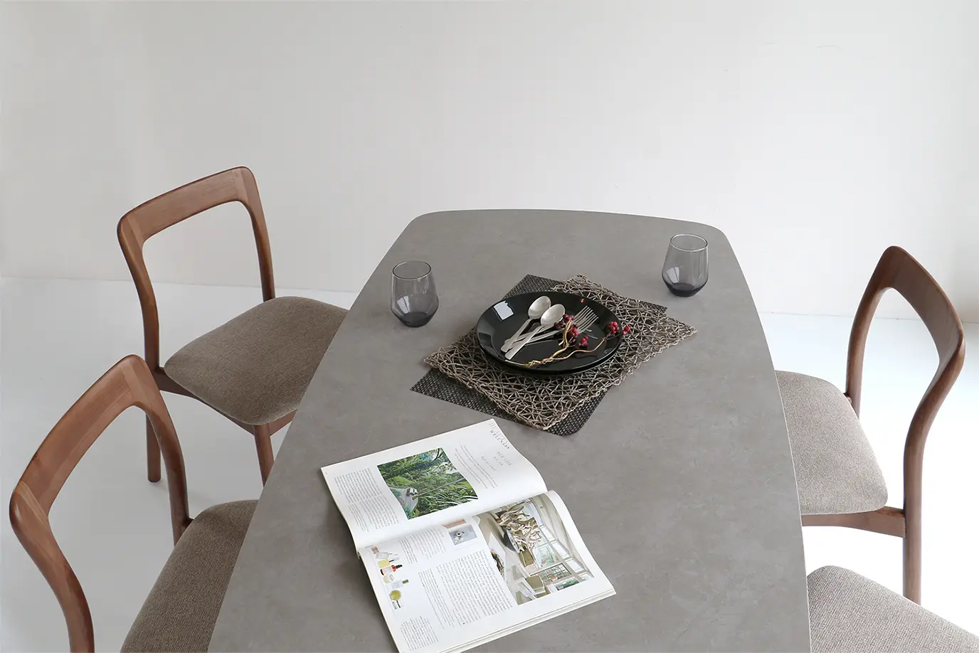 ウッディモダンのダイニングセット