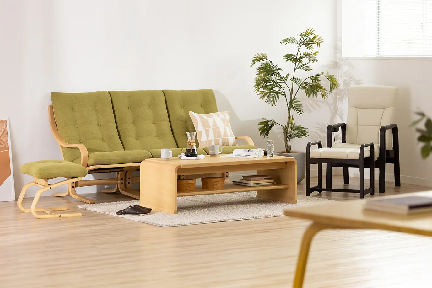 富士ファニチア 2Pソファ リクライニング　曲木　FUJI FUNITURE 日本製 FUJI FURNITURE(冨士ファニチア)の2.5人掛けリクライニングソファー