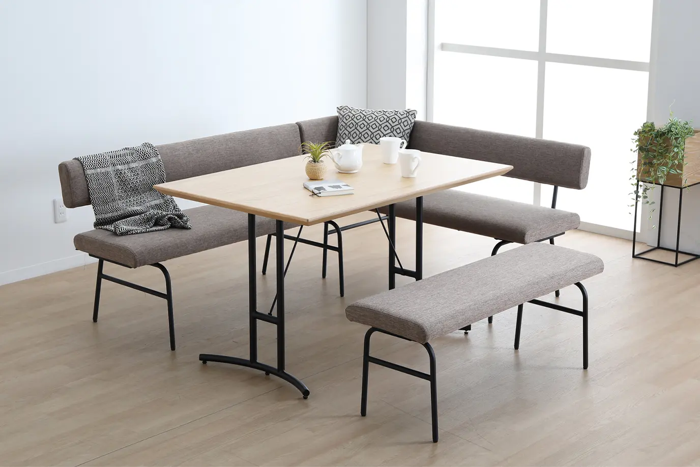 北欧モダンなダイニングセット