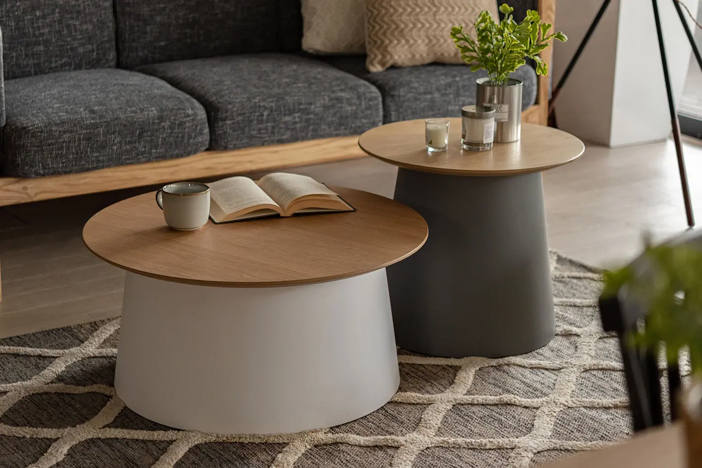 北欧モダンなリビングテーブル