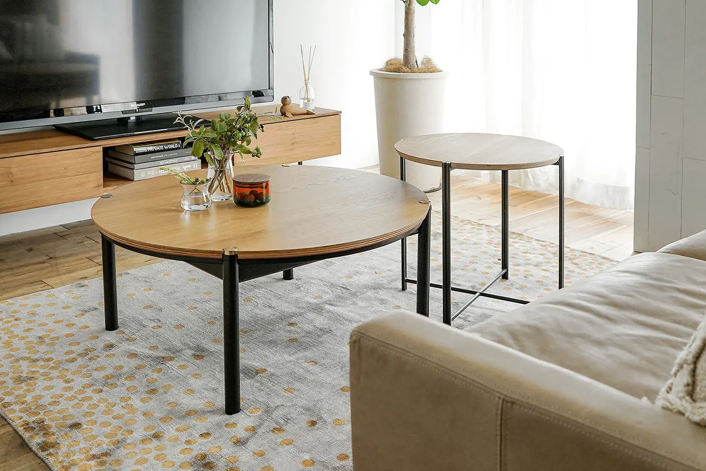 北欧モダンなテーブル