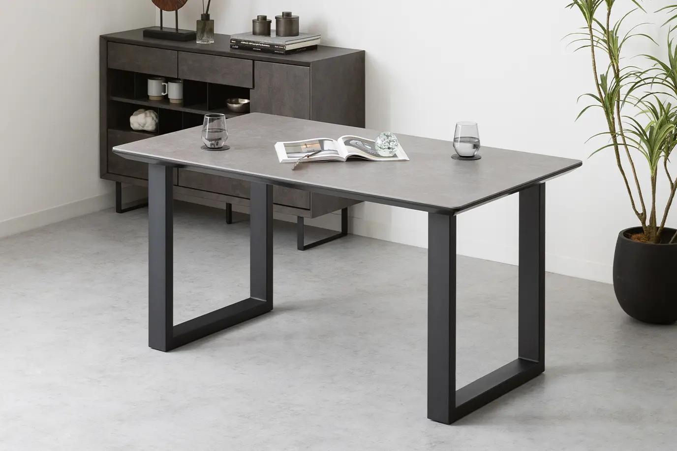 ダイニングテーブル