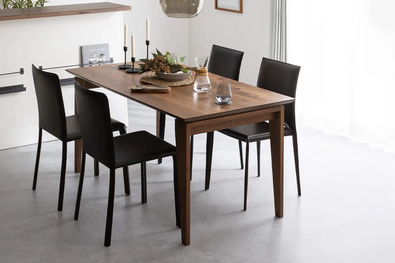 ウッディモダンのダイニングセット