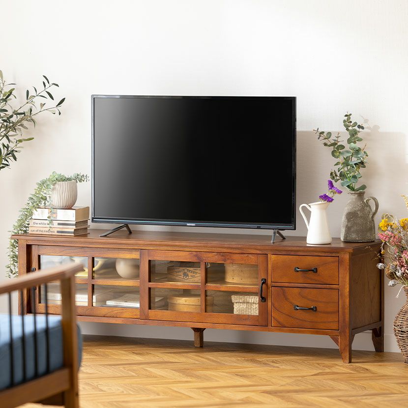 幅150cm 木製 ローボード アンティーク風 ～55型対応 ガラス扉 天然木