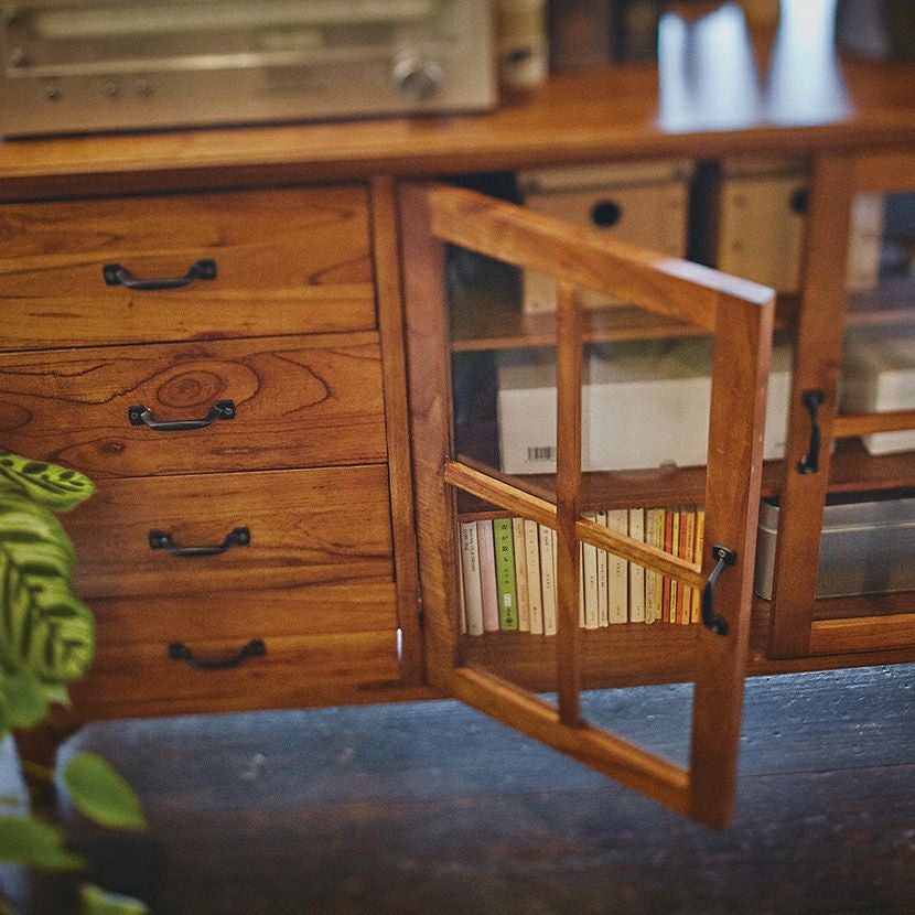 幅120cm 木製 キャビネット 4段 アンティーク風 収納 ガラス扉