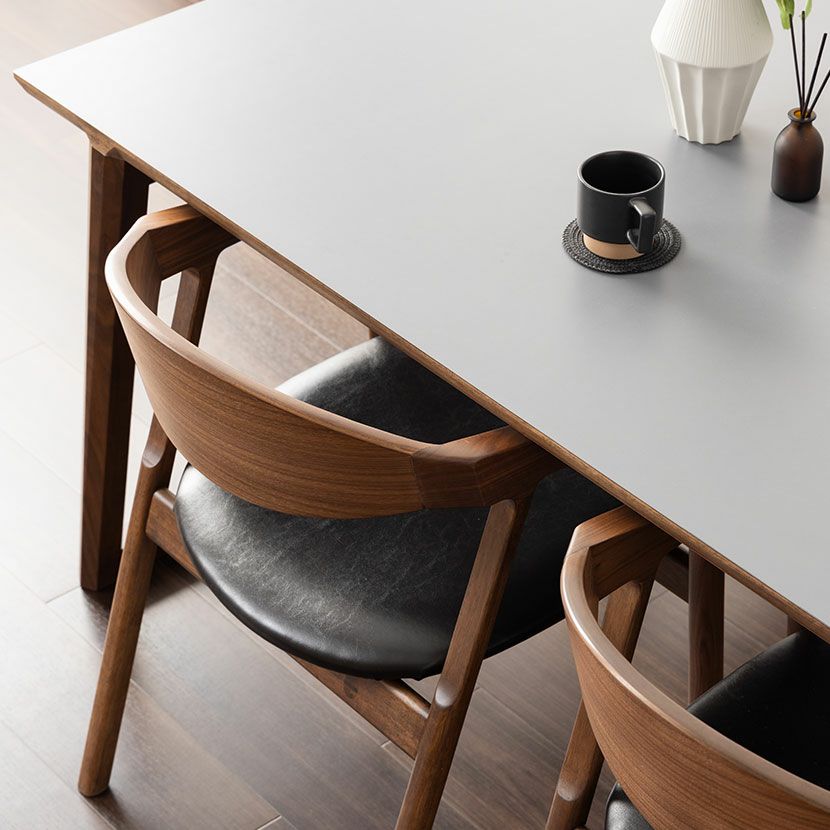 設置無料】木製 ダイニングチェア ミキモク 天然木 肘付き 椅子 合皮