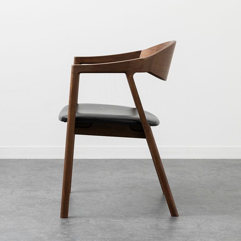 設置無料】木製 ダイニングチェア ミキモク 天然木 肘付き 椅子 合皮