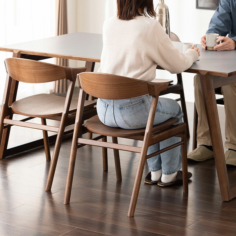 設置無料】木製 ダイニングチェア ミキモク 天然木 肘付き 椅子 板座